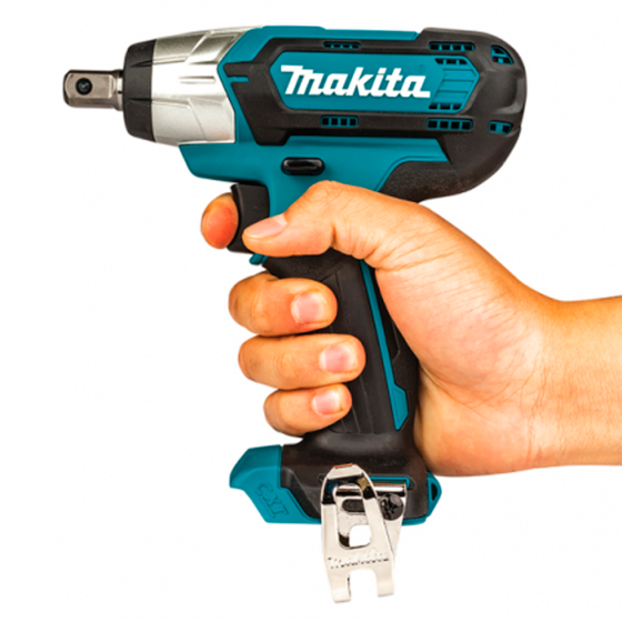 Аккумуляторный ударный гайковёрт Makita TW141DZ