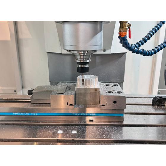 Вертикальный фрезерный обрабатывающий центр DMTG VDLS850